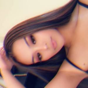 Meet your Posher, Justine camille martinez